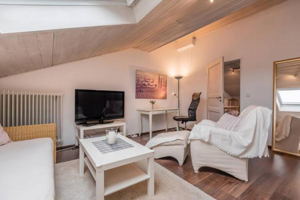 Modernes Apartment Zum Wohlfuehlen Kolbermoor Exterior foto